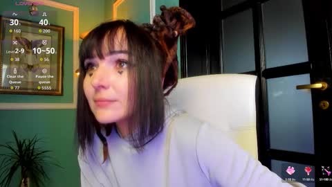 Snapshot of 1munique chatting on 09/30/25, 03:39 Moona online show from 09/30/25, 03:39