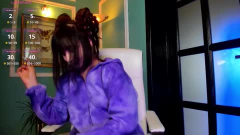 Snapshot of 1munique chatting on 10/08/25, 09:40 Moona online show from 10/08/25, 09:40