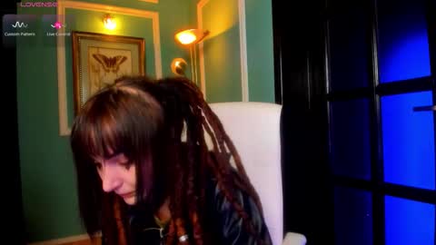 Snapshot of 1munique chatting on 11/16/25, 03:39 Moona online show from 11/16/25, 03:39