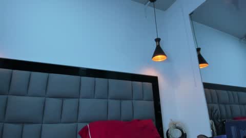 Snapshot of 1naughty_milf chatting on 01/21/25, 03:43 Luisa online show from 01/21/25, 03:43