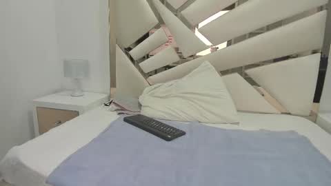 Snapshot of 1naughty_milf chatting on 03/07/25, 11:18 Luisa online show from 03/07/25, 11:18