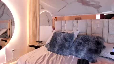 Luisa online show from 06/13/26, 06:17