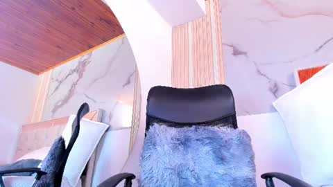 Luisa online show from 06/15/26, 02:36