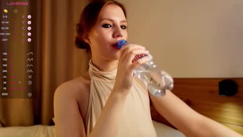 VICTORIA online show from 09/30/25, 04:17