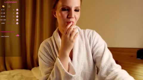 VICTORIA online show from 10/23/25, 12:54