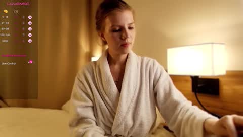 Snapshot of 1slavicdoll chatting on 11/07/25, 01:16 VICTORIA online show from 11/07/25, 01:16