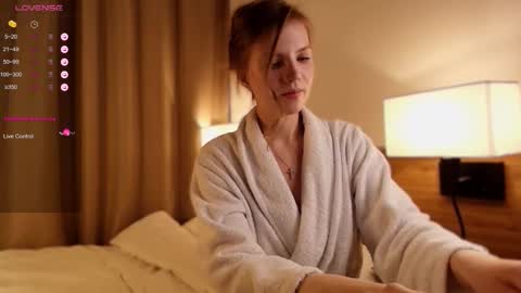 Snapshot of 1slavicdoll chatting on 11/20/25, 01:28 VICTORIA online show from 11/20/25, 01:28