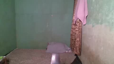 Snapshot of 1smile4u chatting on 10/04/25, 04:10 1smile4u online show from 10/04/25, 04:10