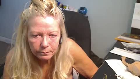 Snapshot of 1xtrahornyone chatting on 12/03/24, 04:06 Susan online show from 12/03/24, 04:06