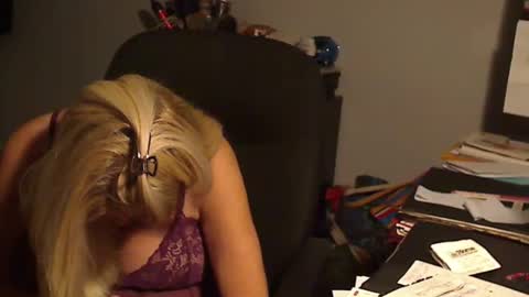 Snapshot of 1xtrahornyone chatting on 01/01/25, 04:18 Susan online show from 01/01/25, 04:18