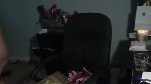 Snapshot of 1xtrahornyone chatting on 10/17/25, 01:53 Susan online show from 10/17/25, 01:53