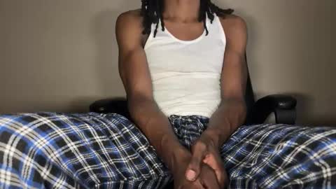 Snapshot of 2001cashking chatting on 10/19/25, 12:39 2001cashking online show from 10/19/25, 12:39