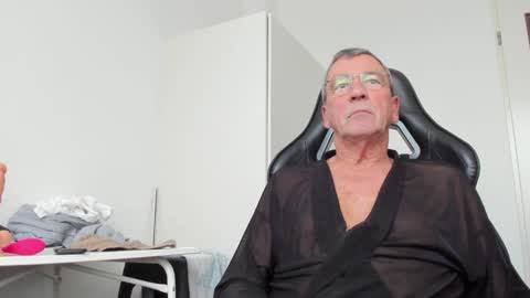 Henk online show from 12/10/24, 02:17