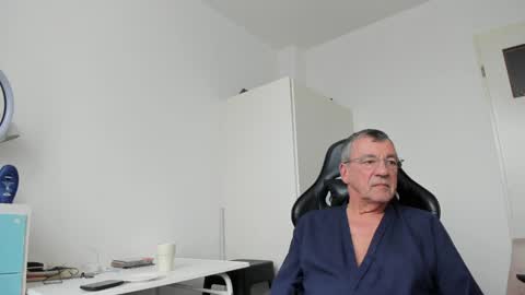 Henk online show from 02/04/25, 01:48