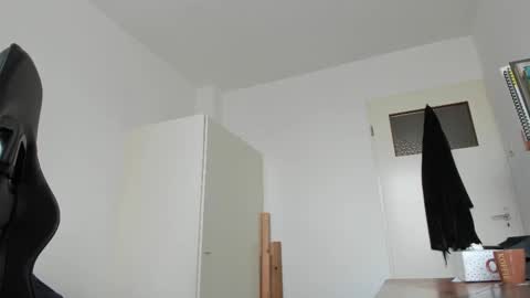 Snapshot of 200gentleman chatting on 11/22/25, 02:38 Henk online show from 11/22/25, 02:38