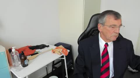 Snapshot of 200gentleman chatting on 11/30/25, 01:48 Henk online show from 11/30/25, 01:48