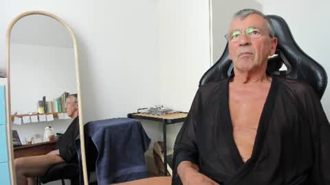Henk online show from 06/09/26, 01:23