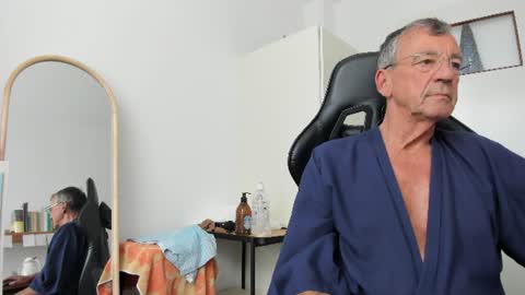 Henk online show from 06/30/26, 01:56