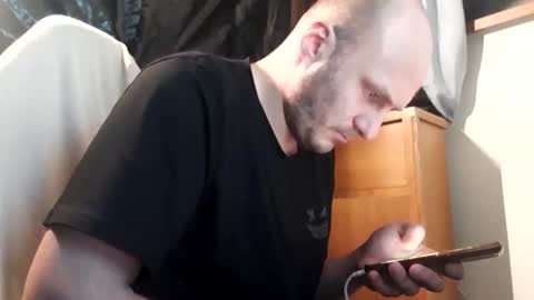 Snapshot of 21cm_bigdick__ chatting on 10/31/25, 07:04 21cm_bigdick__ online show from 10/31/25, 07:04