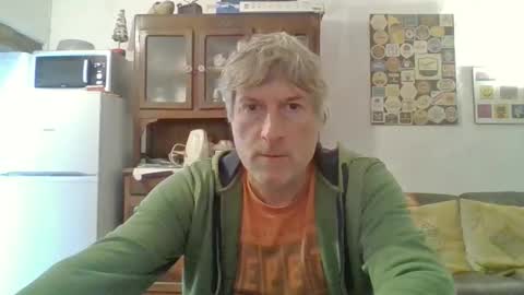 Snapshot of 22esserre chatting on 10/13/25, 11:43 22esserre online show from 10/13/25, 11:43