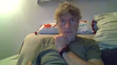 Snapshot of 22esserre chatting on 11/01/25, 10:45 22esserre online show from 11/01/25, 10:45