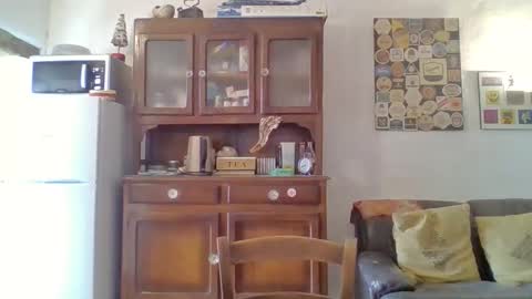 Snapshot of 22esserre chatting on 11/13/25, 12:48 22esserre online show from 11/13/25, 12:48