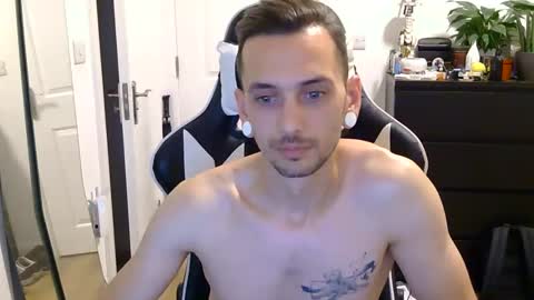 2323gary online show from 10/03/25, 03:25