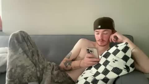 Snapshot of 26sneakers chatting on 10/27/25, 10:14 26sneakers online show from 10/27/25, 10:14