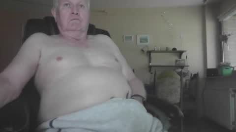 Snapshot of 29famila chatting on 10/07/25, 07:38 29famila online show from 10/07/25, 07:38