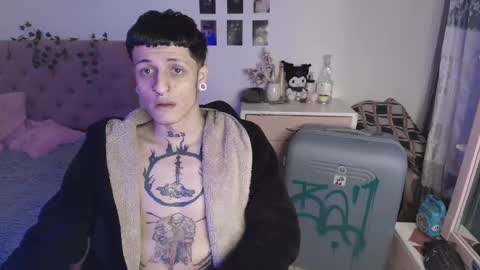 Snapshot of 2cb0y chatting on 09/16/25, 08:32 BAD online show from 09/16/25, 08:32