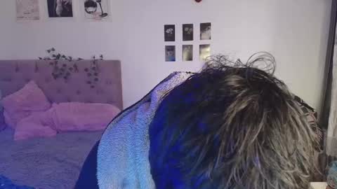 Snapshot of 2cb0y chatting on 09/17/25, 07:59 BAD online show from 09/17/25, 07:59