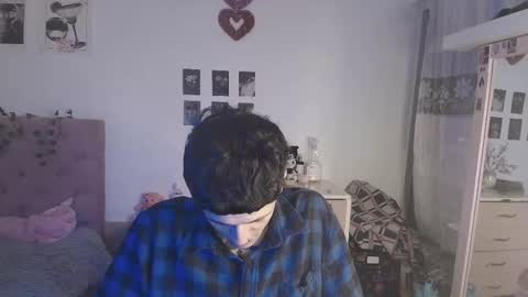 Snapshot of 2cb0y chatting on 09/20/25, 04:35 BAD online show from 09/20/25, 04:35