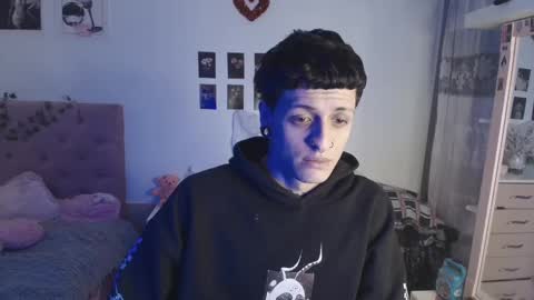 Snapshot of 2cb0y chatting on 10/02/25, 08:27 BAD online show from 10/02/25, 08:27