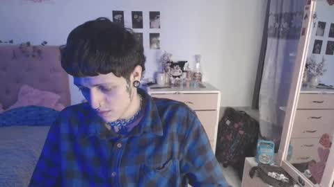 Snapshot of 2cb0y chatting on 10/15/25, 09:26 BAD online show from 10/15/25, 09:26