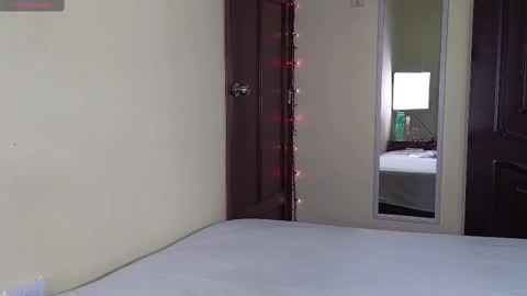 Snapshot of 2cbutterfly chatting on 03/01/25, 09:29 2cbutterfly online show from 03/01/25, 09:29