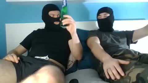 2frenchfriends online show from 10/28/25, 08:11