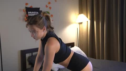 Elley  online show from 10/08/25, 07:50