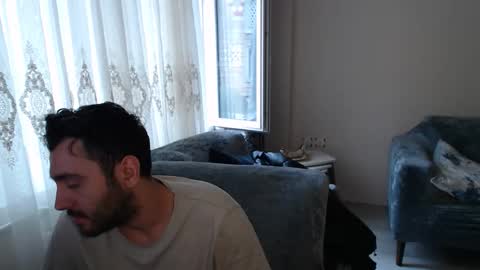 Snapshot of 2handsomeman chatting on 05/22/26, 03:39 Berk online show from 05/22/26, 03:39