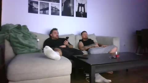 Snapshot of 2hotdudes13 chatting on 12/19/25, 06:31 2hotdudes13 online show from 12/19/25, 06:31