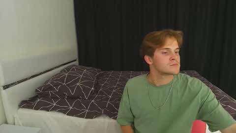 Eleot online show from 09/26/25, 02:32