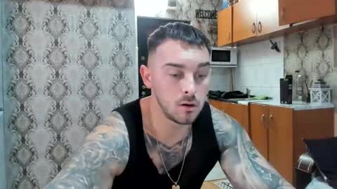 2sexymuscles online show from 11/08/25, 08:29