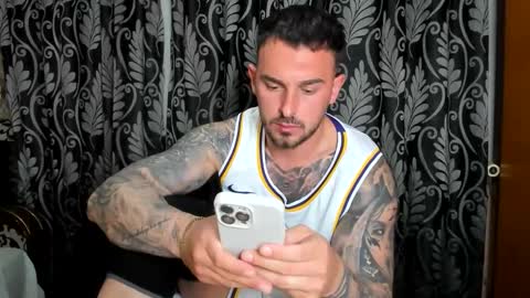 2sexymuscles online show from 04/28/26, 08:03