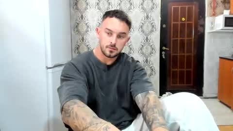 2sexymuscles online show from 05/22/26, 08:25