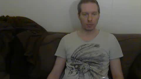 Snapshot of 2small4you83 chatting on 01/12/26, 11:21 2small4you83 online show from 01/12/26, 11:21