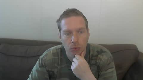 Snapshot of 2small4you83 chatting on 06/16/26, 09:56 2small4you83 online show from 06/16/26, 09:56