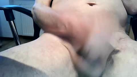 Snapshot of 35cam chatting on 11/17/25, 02:45 35cam online show from 11/17/25, 02:45