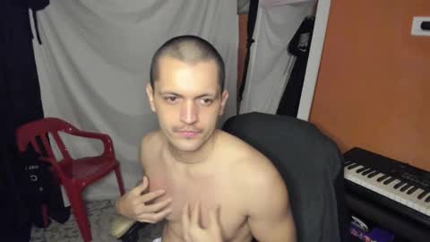 Snapshot of 37sins chatting on 10/13/25, 12:43 Alex THE BIG SNAKE DUDE online show from 10/13/25, 12:43