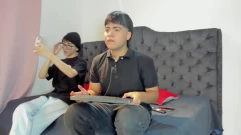 Guy 1  Guy 2  Guy 3. online show from 11/17/25, 07:08