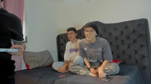 Guy 1  Guy 2  Guy 3. online show from 11/18/25, 08:02