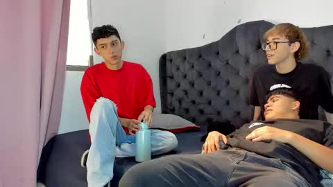 Guy 1  Guy 2  Guy 3. online show from 11/21/25, 08:07